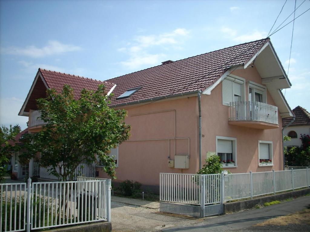 Bundics Vendeghazak Bed & Breakfast Lenti Rom bilde