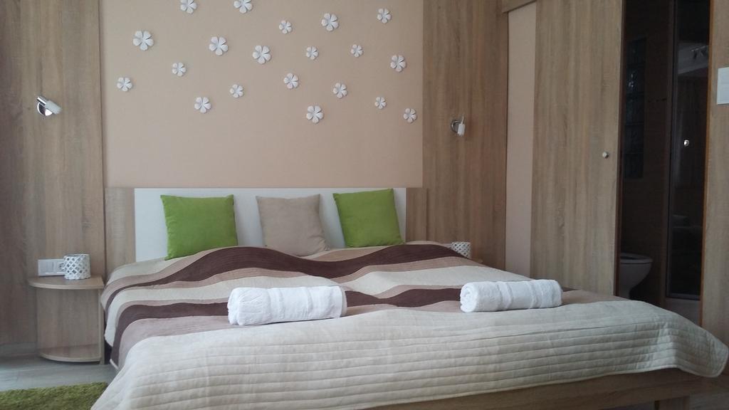 Bundics Vendeghazak Bed & Breakfast Lenti Eksteriør bilde