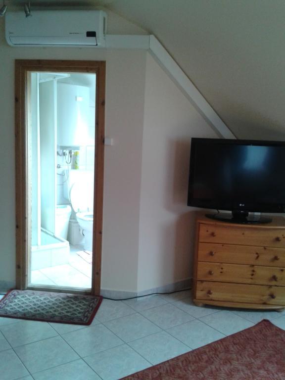 Bundics Vendeghazak Bed & Breakfast Lenti Rom bilde