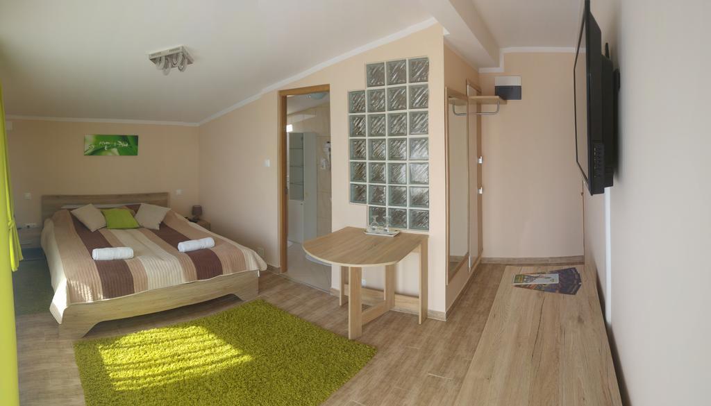 Bundics Vendeghazak Bed & Breakfast Lenti Eksteriør bilde